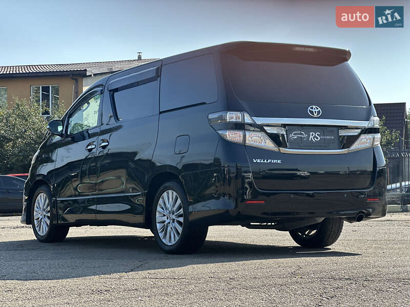 Мінівен Toyota Vellfire 2014 в Києві