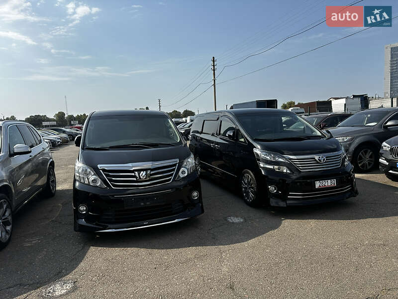 Мінівен Toyota Vellfire 2014 в Києві