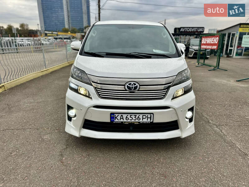 Toyota Vellfire 2013