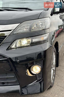 Минивэн Toyota Vellfire 2014 в 