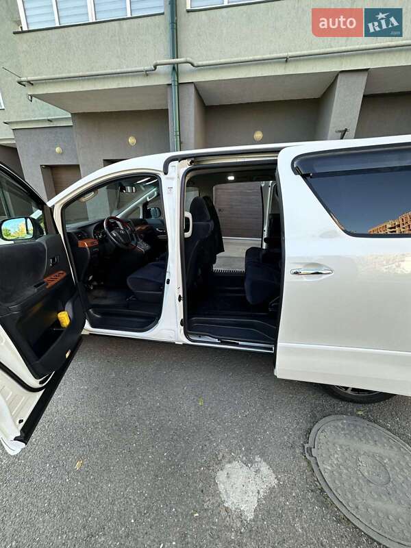 Минивэн Toyota Vellfire 2009 в Черновцах