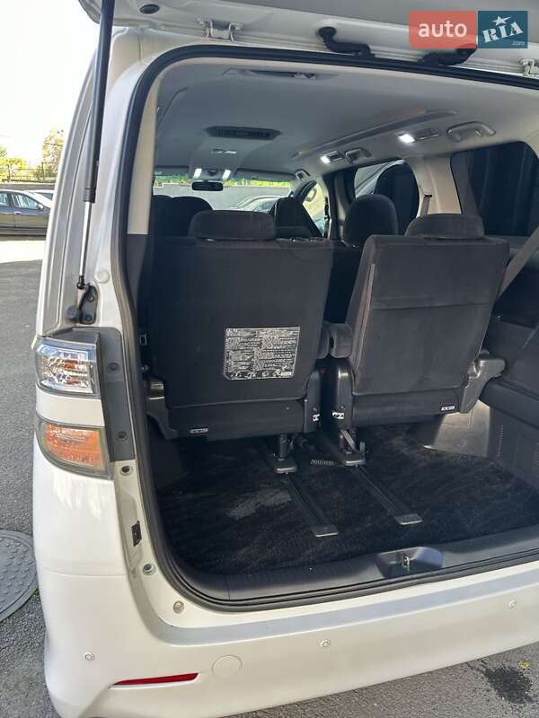 Минивэн Toyota Vellfire 2009 в Черновцах