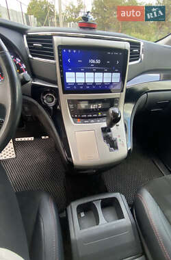 Минивэн Toyota Vellfire 2013 в 