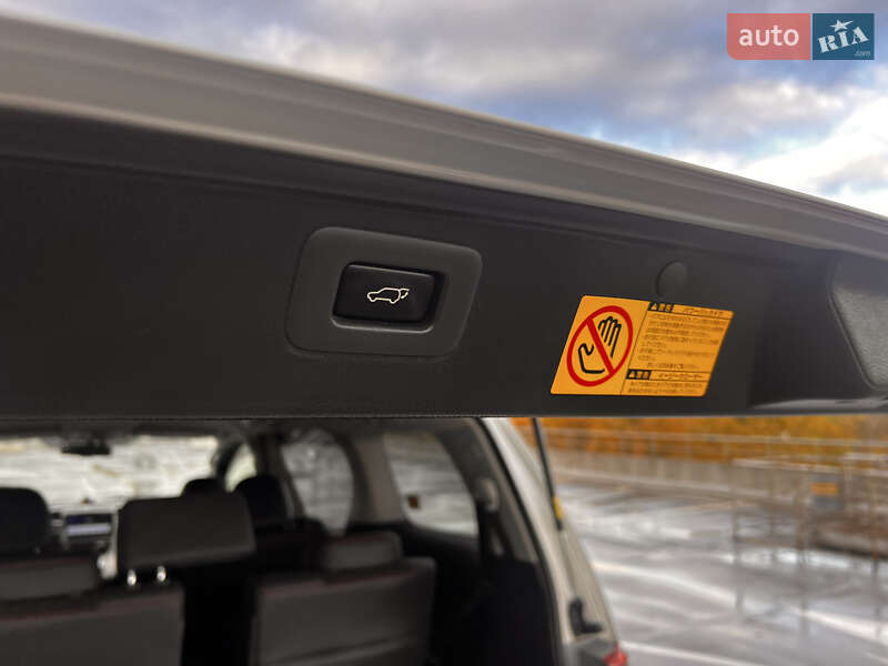 Минивэн Toyota Vellfire 2013 в Киеве