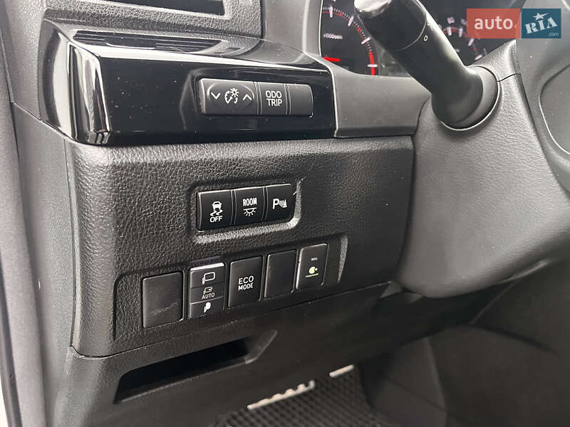 Минивэн Toyota Vellfire 2013 в Киеве