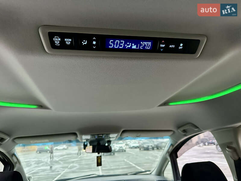 Мінівен Toyota Vellfire 2018 в Києві