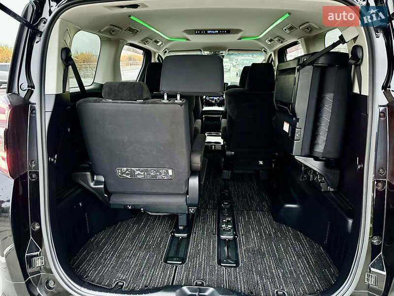 Мінівен Toyota Vellfire 2018 в Києві