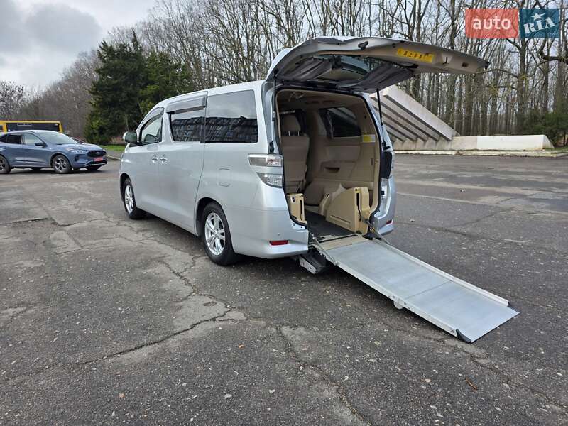 Toyota Vellfire 2014