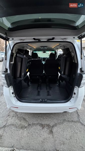 Минивэн Toyota Vellfire 2012 в Белгороде-Днестровском