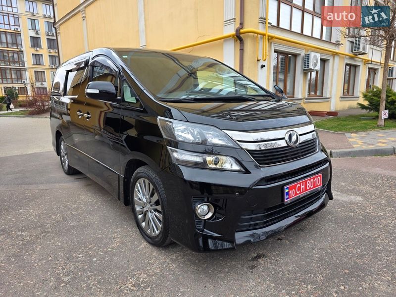 Toyota Vellfire 2013