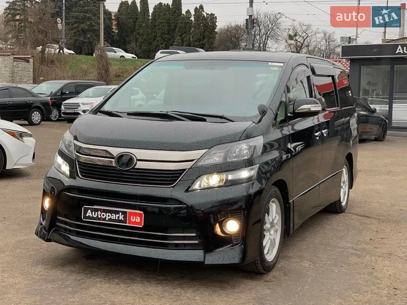 Toyota Vellfire 2013