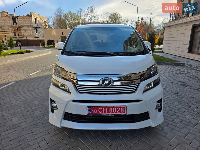 Мінівен Toyota Vellfire 2013 в Одесі