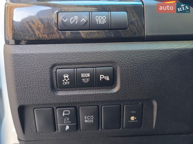 Мінівен Toyota Vellfire 2013 в Одесі