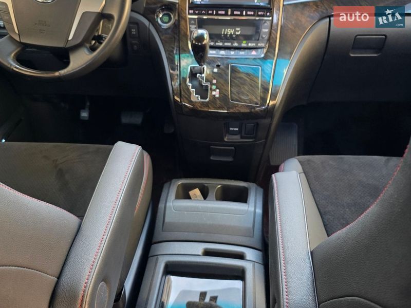 Мінівен Toyota Vellfire 2013 в Одесі