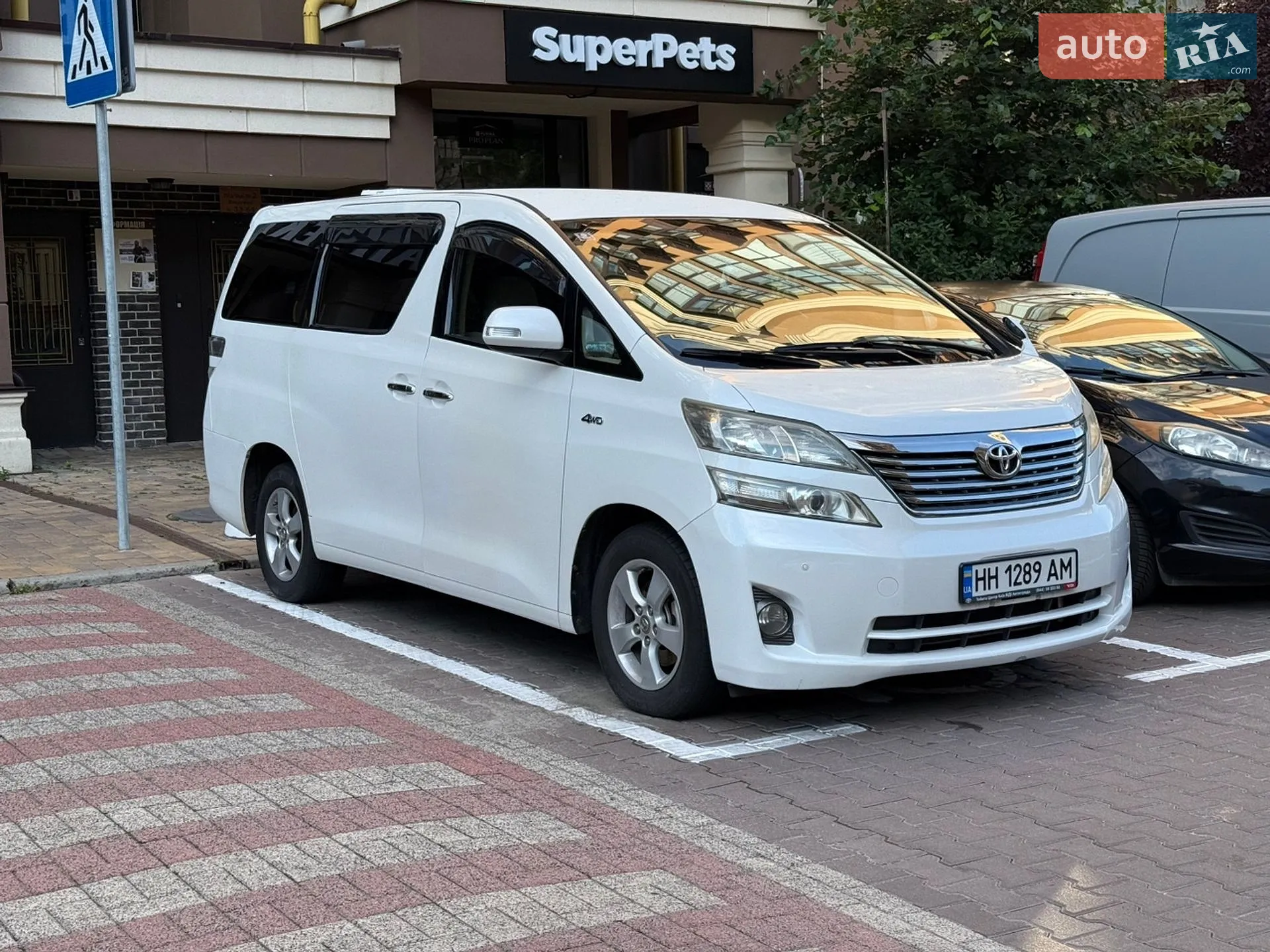 Toyota Vellfire 2010