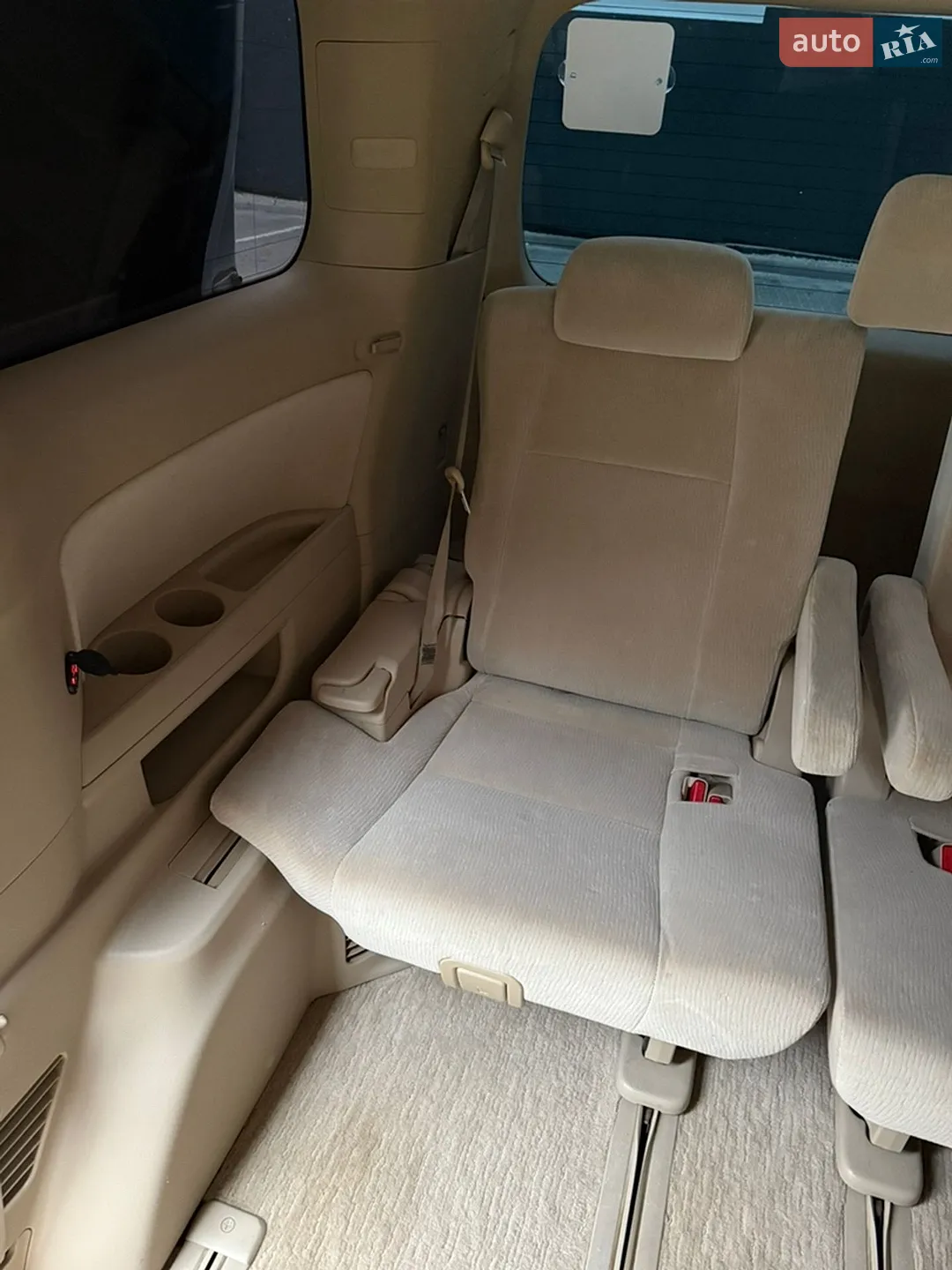 2010 Toyota Vellfire - мініатюра 17