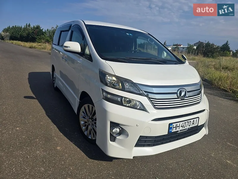 Toyota Vellfire 2013