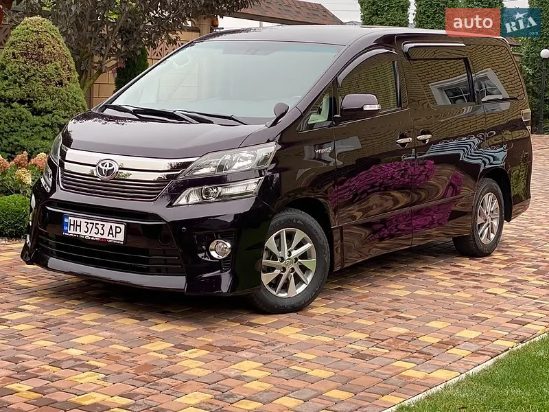 Toyota Vellfire 2013