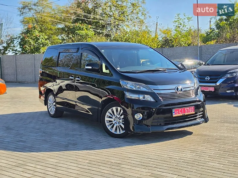 Toyota Vellfire 2013