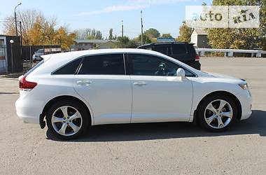Позашляховик / Кросовер Toyota Venza 2012 в 