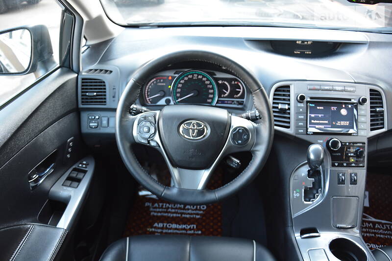 Позашляховик / Кросовер Toyota Venza 2015 в Одесі