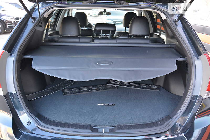 Позашляховик / Кросовер Toyota Venza 2015 в Одесі