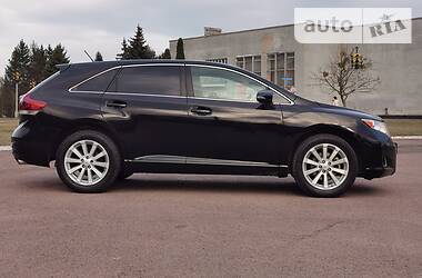 Позашляховик / Кросовер Toyota Venza 2012 в 