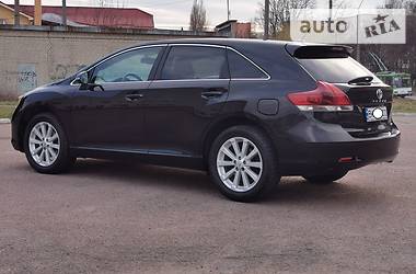 Позашляховик / Кросовер Toyota Venza 2012 в 