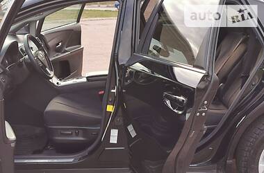 Позашляховик / Кросовер Toyota Venza 2012 в 