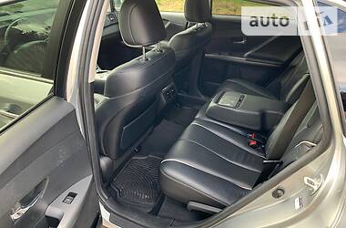 Позашляховик / Кросовер Toyota Venza 2014 в 