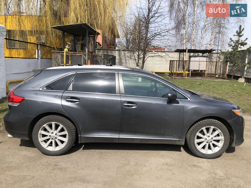 Позашляховик / Кросовер Toyota Venza 2010 в Києві