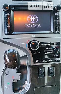 Позашляховик / Кросовер Toyota Venza 2013 в Олександрії