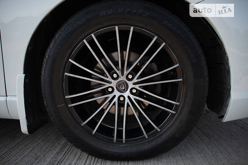 Універсал Toyota Venza 2013 в Чернівцях