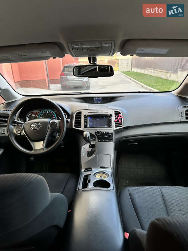 Позашляховик / Кросовер Toyota Venza 2013 в Львові