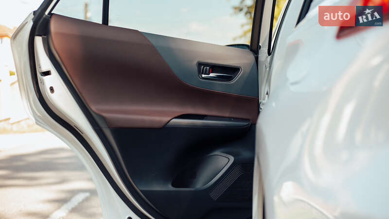 Позашляховик / Кросовер Toyota Venza 2021 в Чернівцях