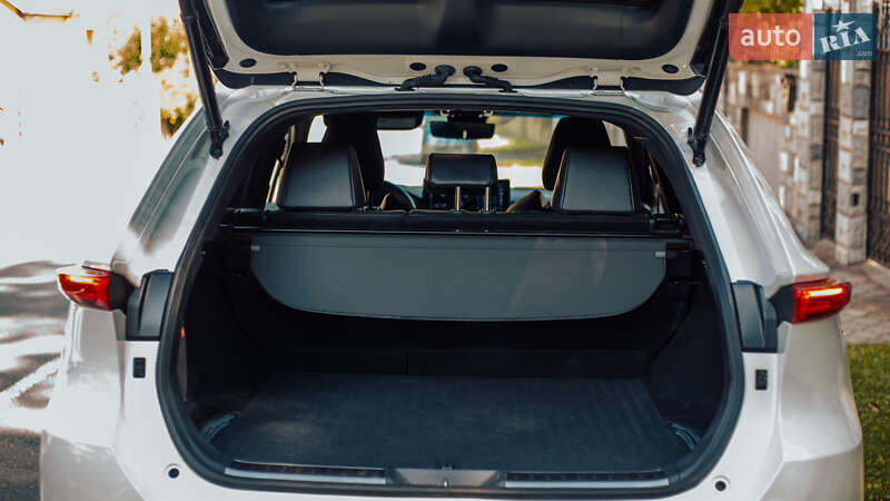 Позашляховик / Кросовер Toyota Venza 2021 в Чернівцях