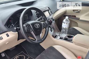 Внедорожник / Кроссовер Toyota Venza 2014 в 