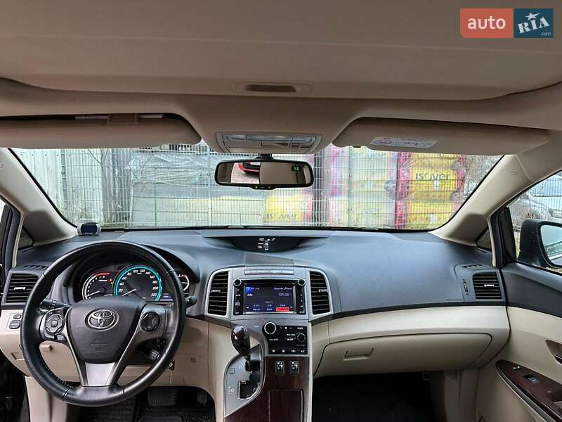 Позашляховик / Кросовер Toyota Venza 2013 в Києві