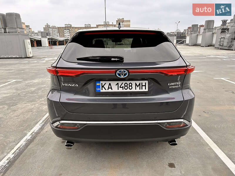 Позашляховик / Кросовер Toyota Venza 2021 в Києві