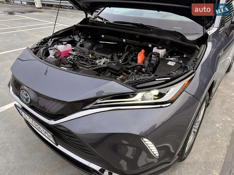 Позашляховик / Кросовер Toyota Venza 2021 в Києві