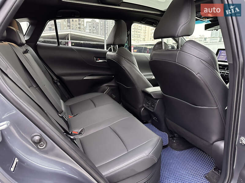 Позашляховик / Кросовер Toyota Venza 2021 в Києві