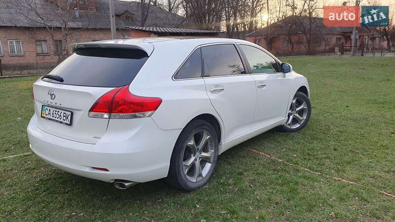 Внедорожник / Кроссовер Toyota Venza 2011 в Черкассах