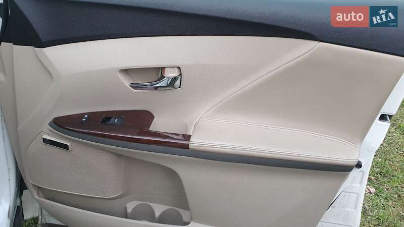 Внедорожник / Кроссовер Toyota Venza 2011 в Черкассах