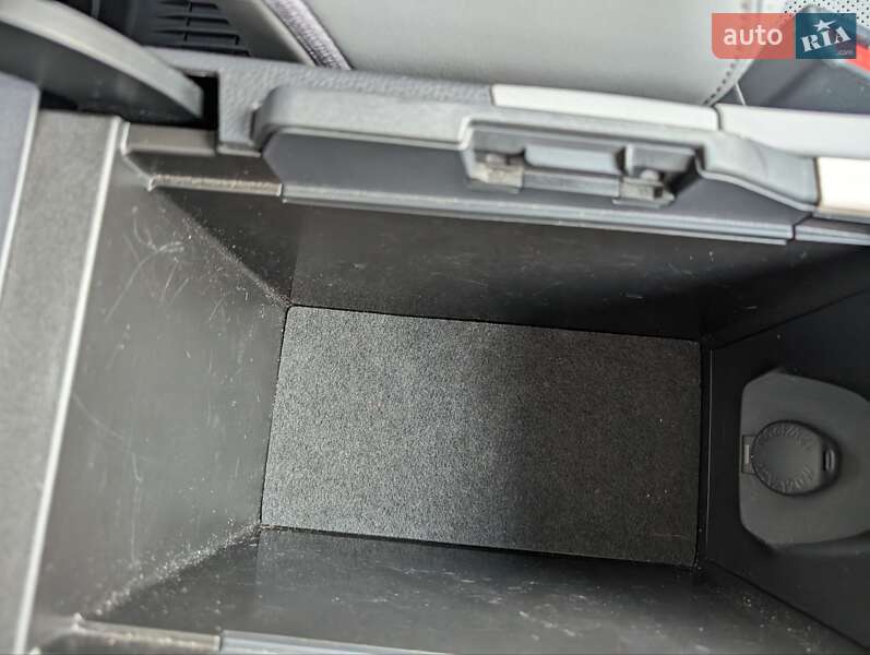 Внедорожник / Кроссовер Toyota Venza 2021 в Киеве