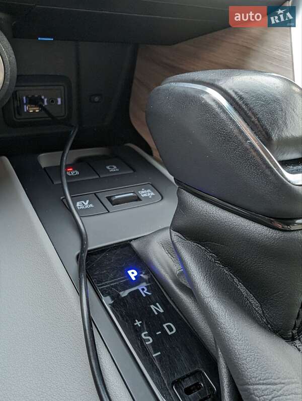 Внедорожник / Кроссовер Toyota Venza 2021 в Киеве