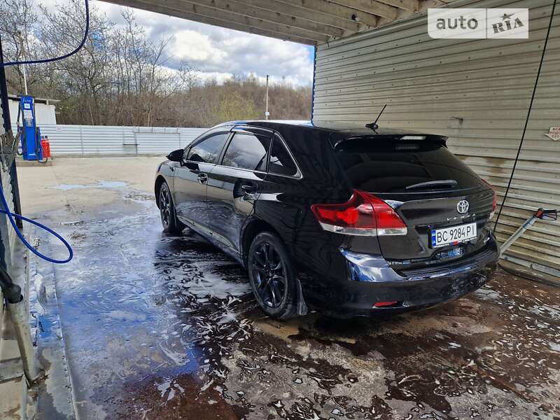 Позашляховик / Кросовер Toyota Venza 2013 в Бориславі