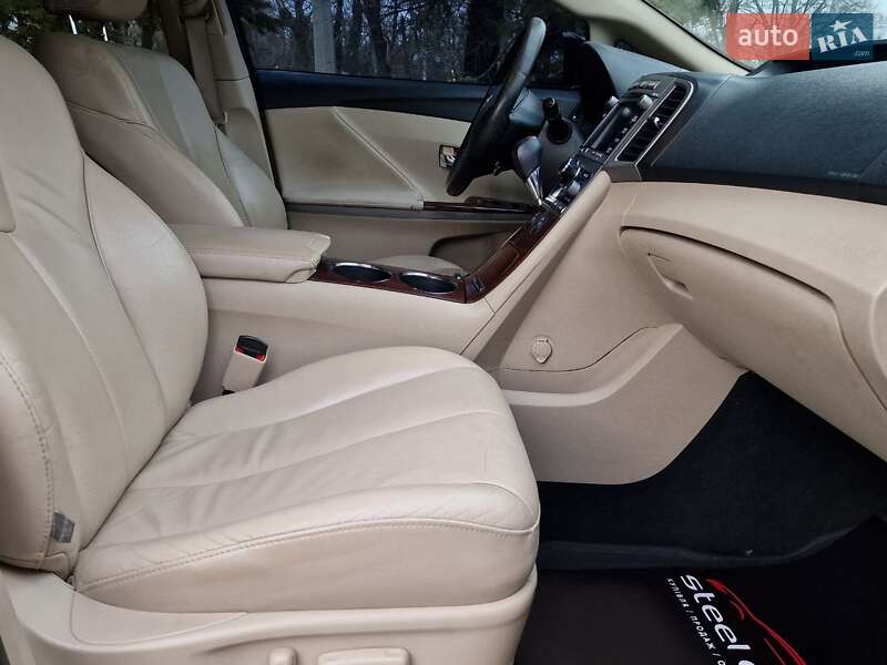 Позашляховик / Кросовер Toyota Venza 2011 в Миколаєві