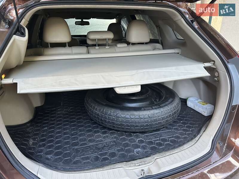 Позашляховик / Кросовер Toyota Venza 2011 в Миколаєві