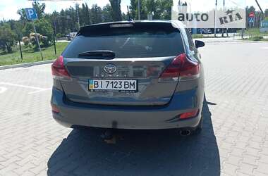 Позашляховик / Кросовер Toyota Venza 2013 в Києві