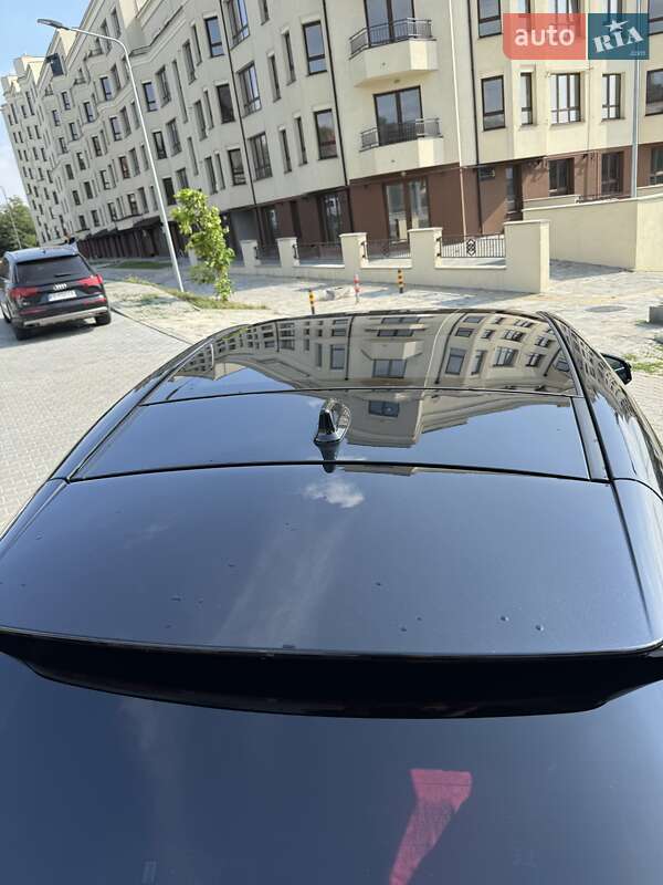 Позашляховик / Кросовер Toyota Venza 2021 в Чернівцях